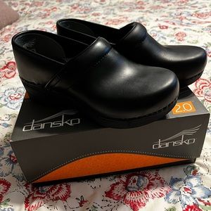 Dansko XP 2.0 clog size EU 38 (US 7.5-8)